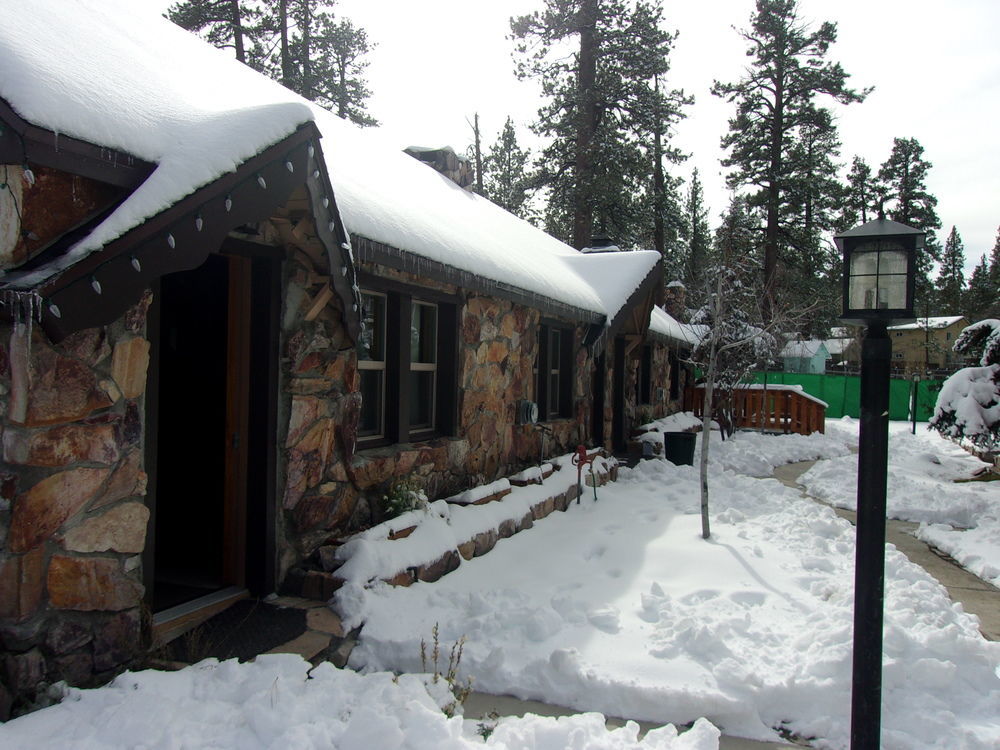 Embers Lodge & Cabins Биг Бэар Лейк Экстерьер фото