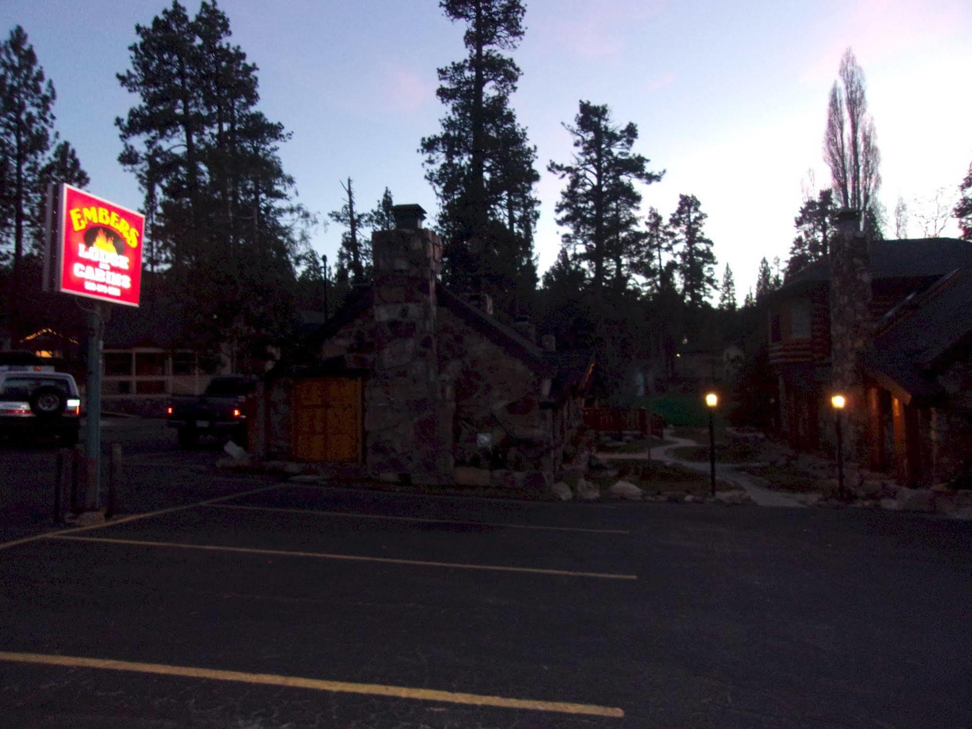 Embers Lodge & Cabins Биг Бэар Лейк Экстерьер фото