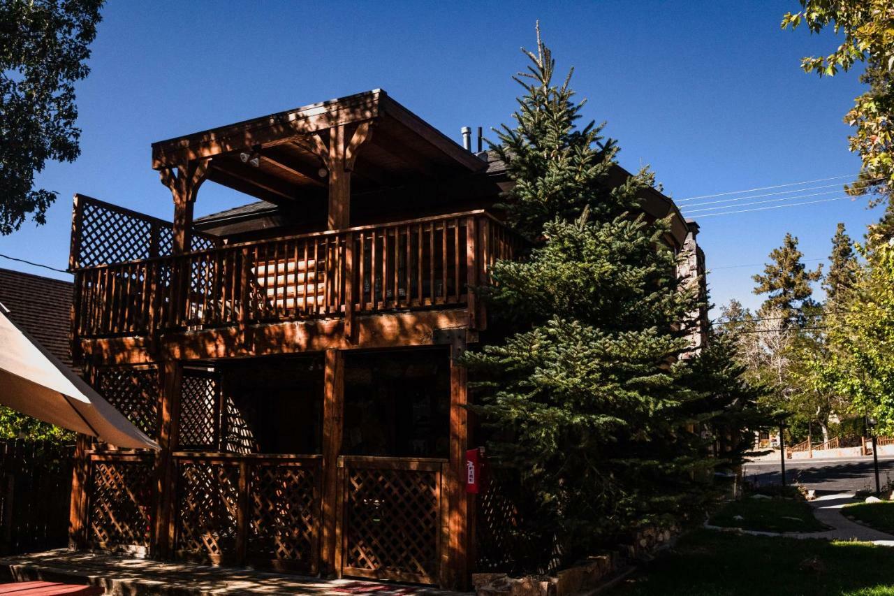 Embers Lodge & Cabins Биг Бэар Лейк Экстерьер фото